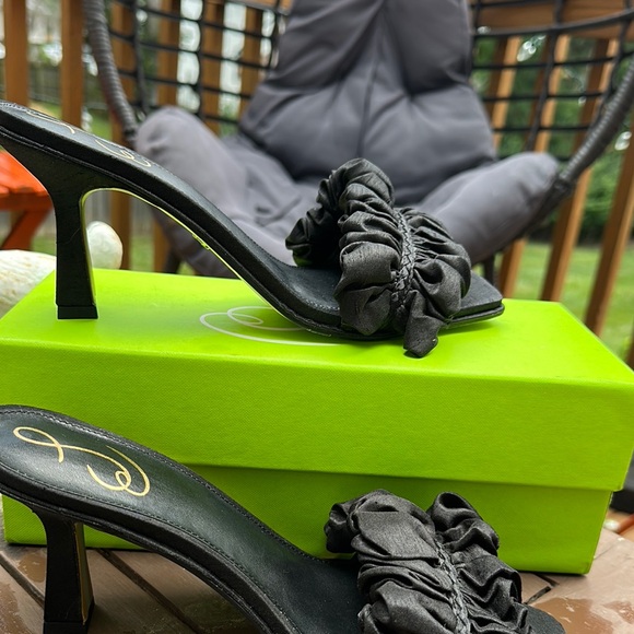 Sam Edelman Black Ruffled Heels - Picture 4 of 6